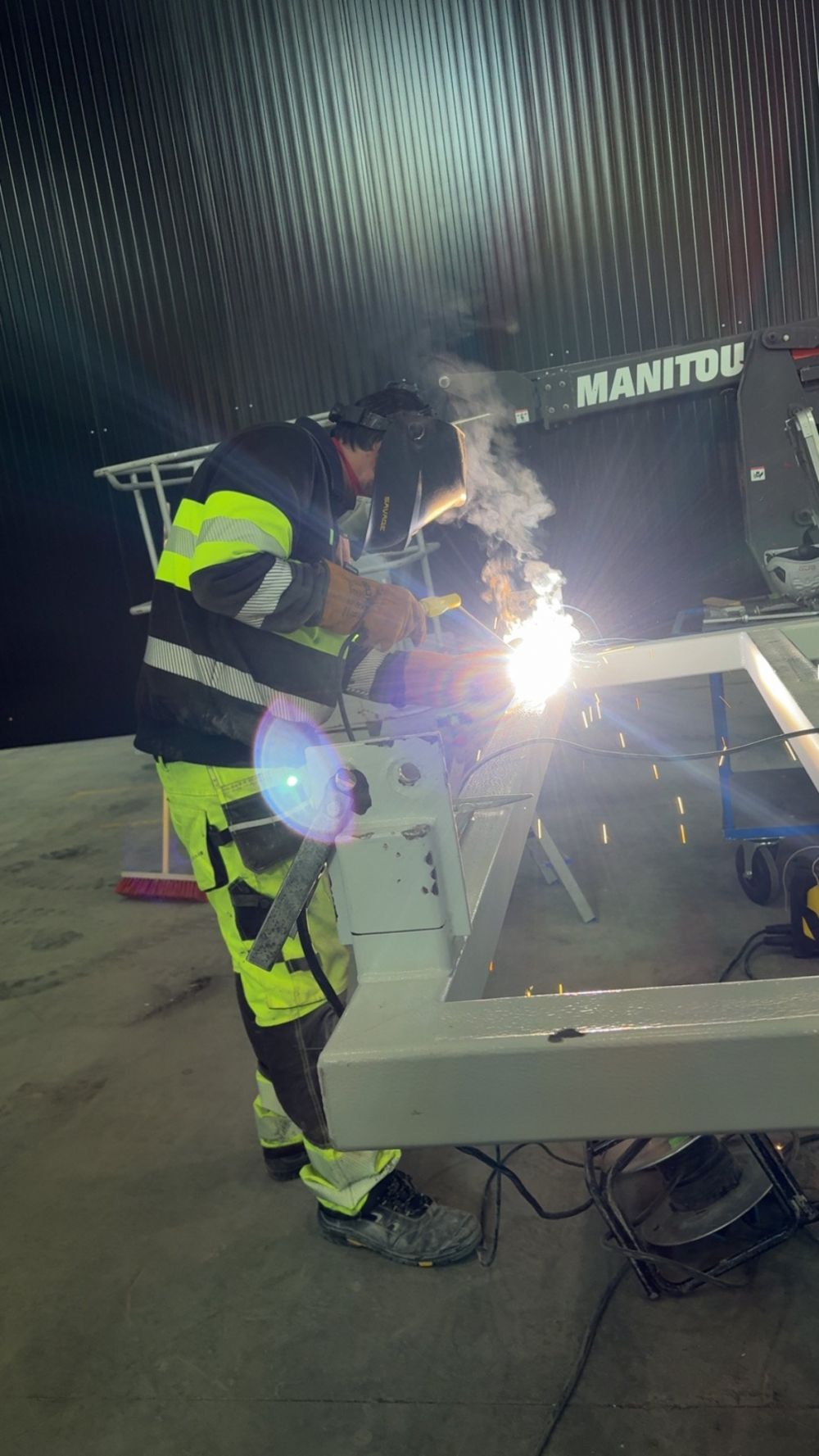 Industrimontasje i moderne produksjon: nøkkelen til trygg og effektiv drift